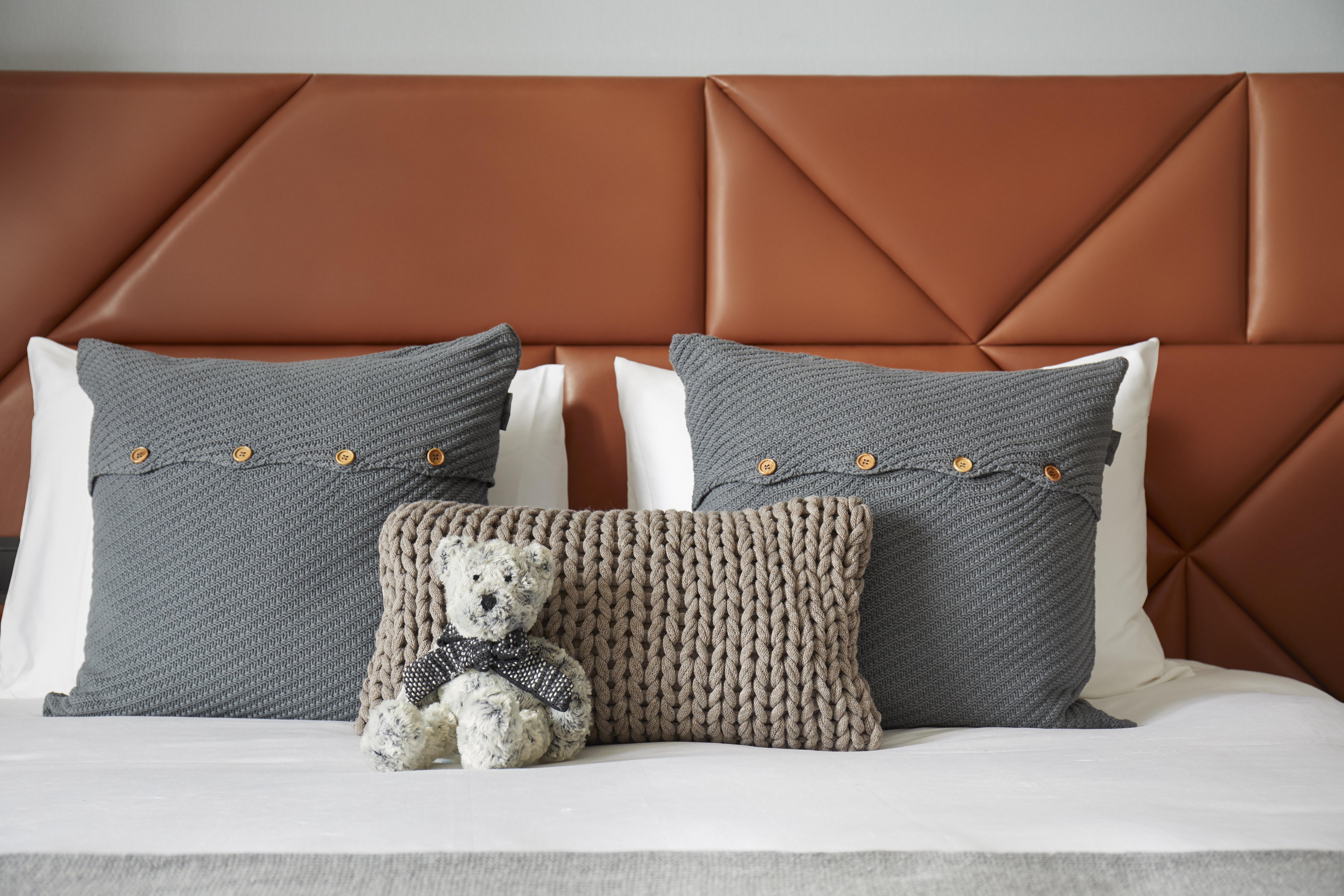 คิมป์ตัน บิบีโดรา โฮเต็ล Hotel บาร์เซโลนา ภายนอก รูปภาพ A bed with cushions