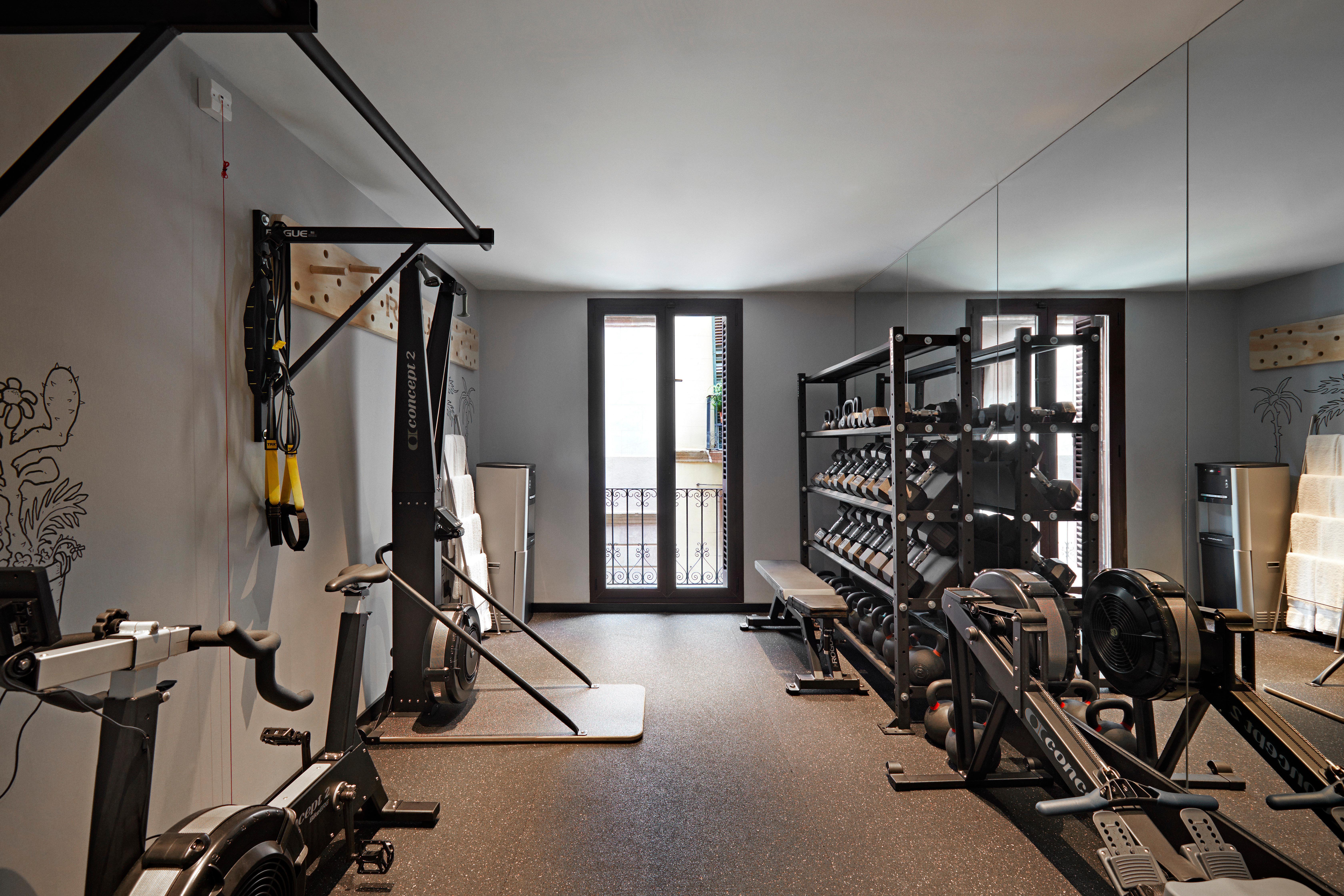 คิมป์ตัน บิบีโดรา โฮเต็ล Hotel บาร์เซโลนา ภายนอก รูปภาพ The gym at the London Bridge Campus