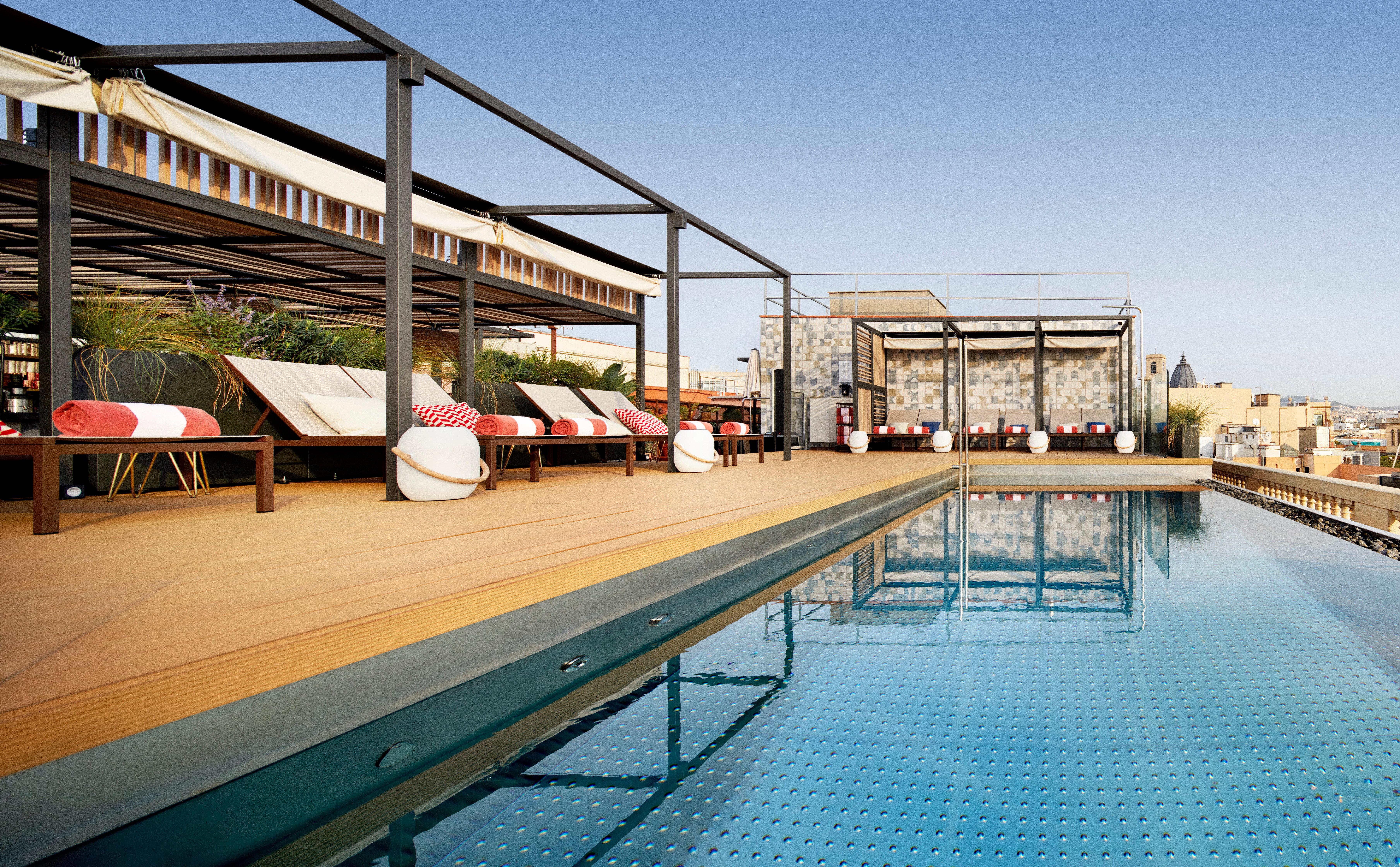 คิมป์ตัน บิบีโดรา โฮเต็ล Hotel บาร์เซโลนา ภายนอก รูปภาพ The rooftop pool at the Mandarin Oriental, Barcelona