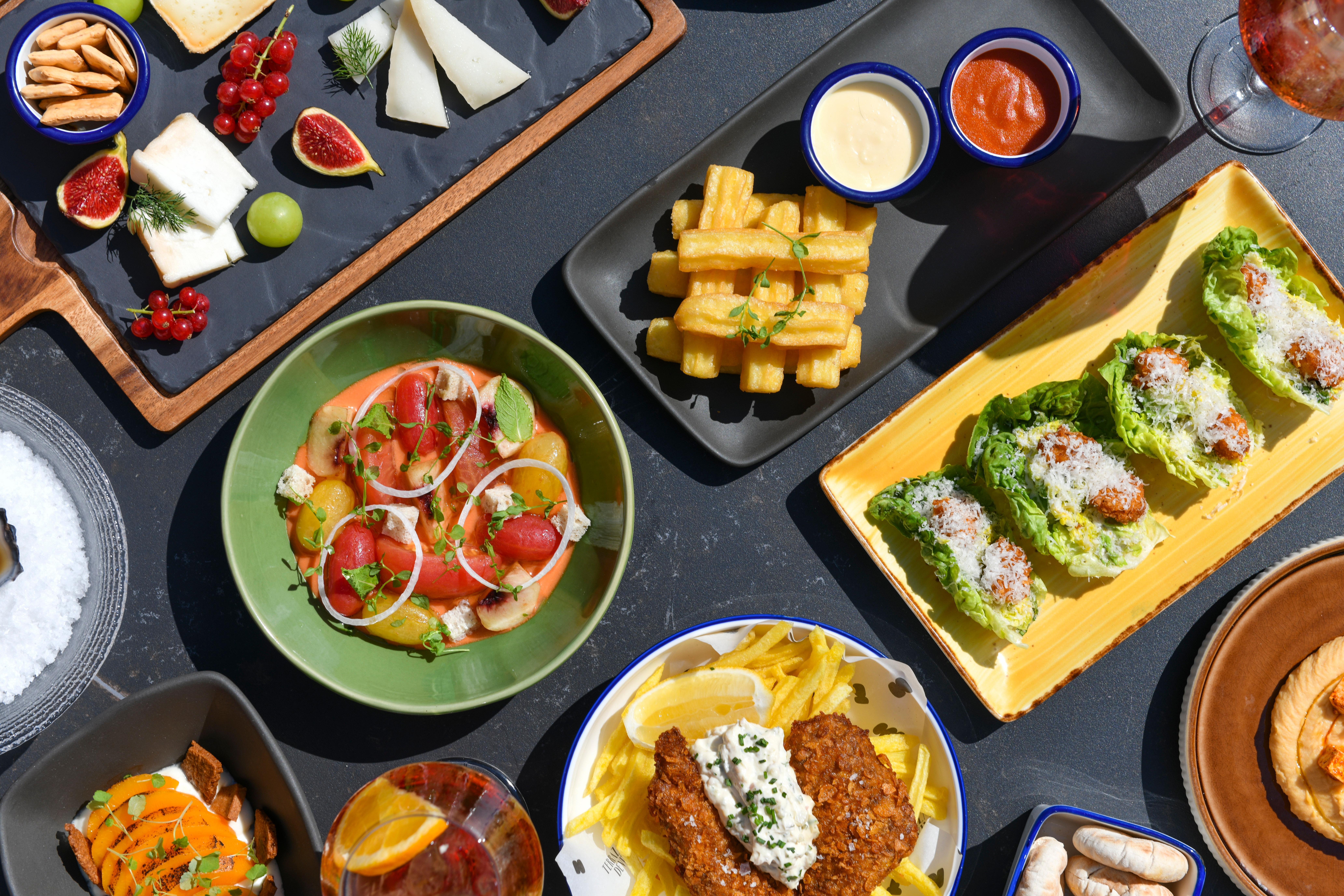 คิมป์ตัน บิบีโดรา โฮเต็ล Hotel บาร์เซโลนา ภายนอก รูปภาพ A selection of tapas